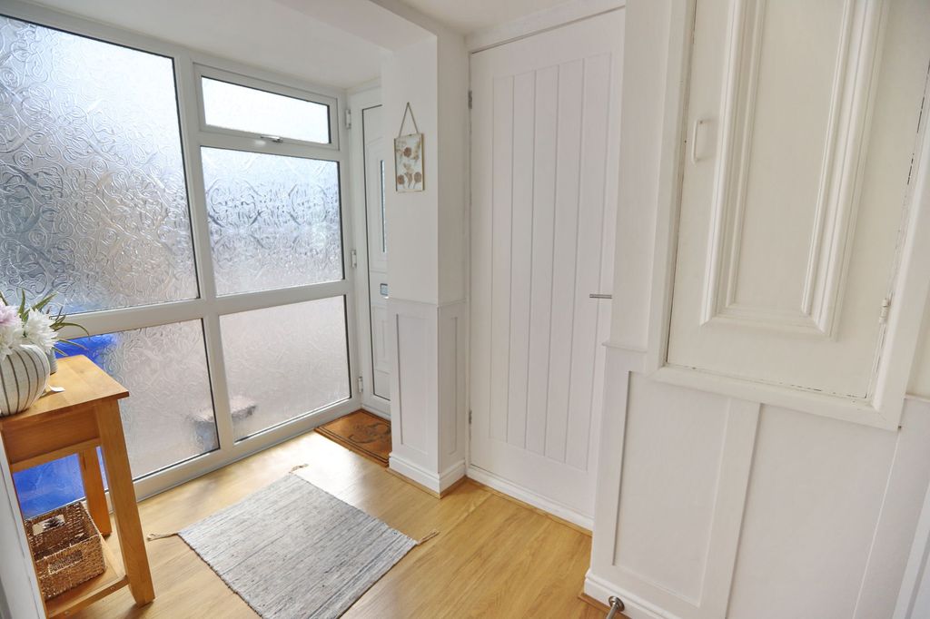 Property photo 2 of 26