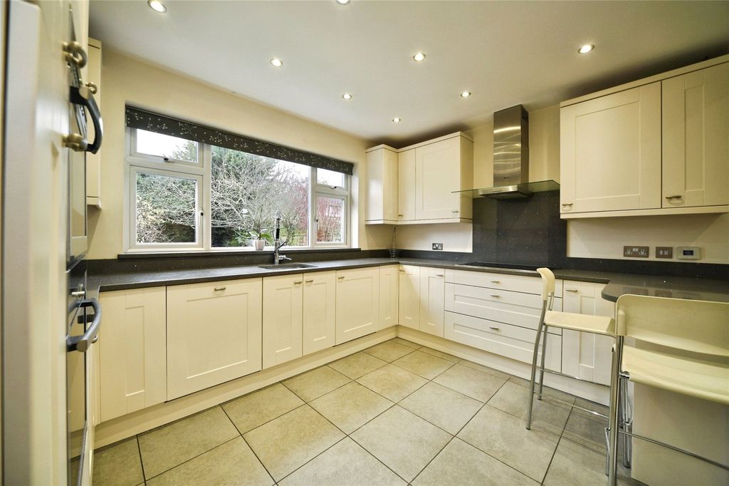 Property photo 3 of 24 Picture No. 46