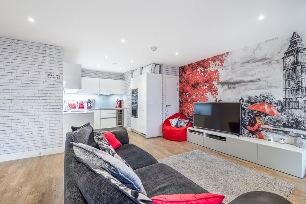 Property photo 3 of 18 700635 (3)