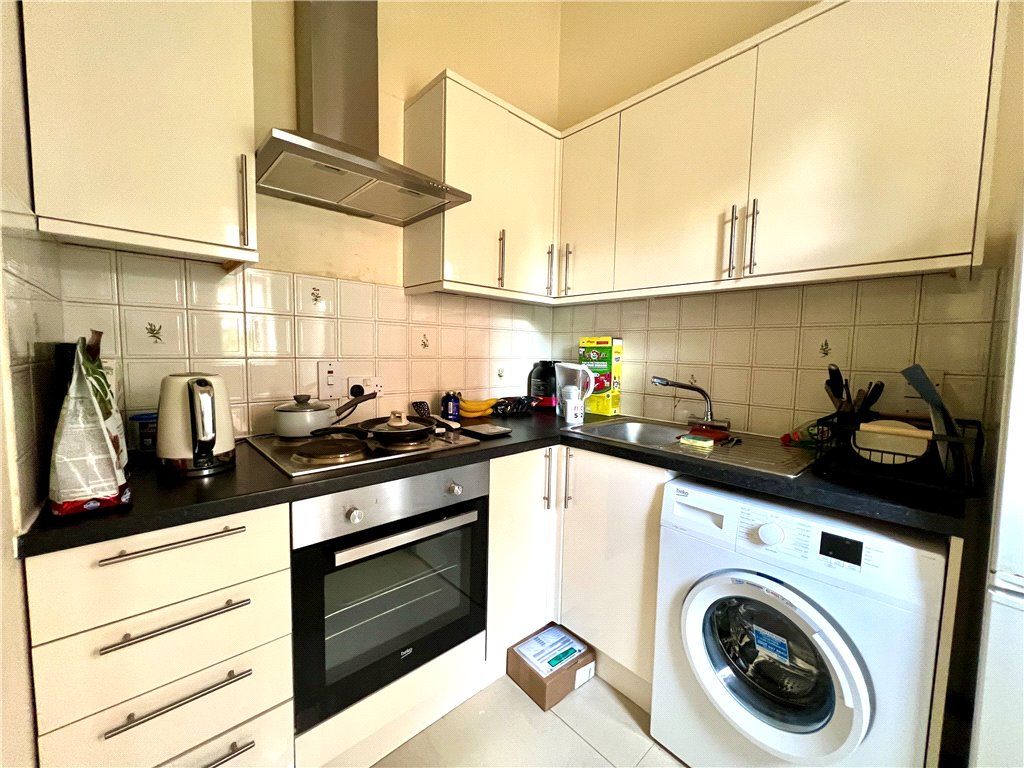 Property photo 3 of 10 Kitchen