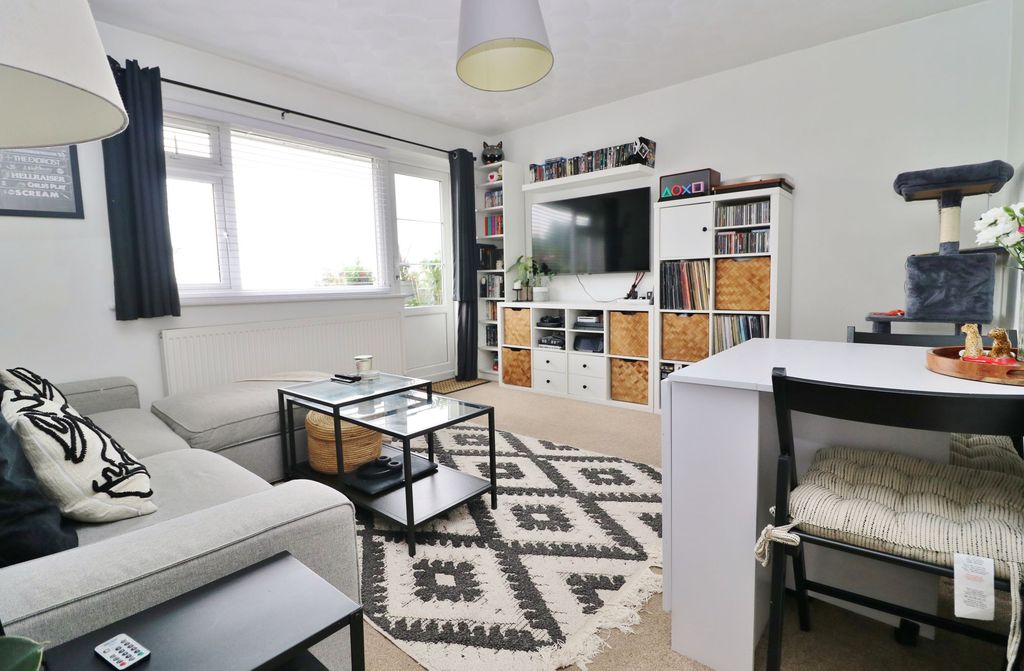 Property photo 2 of 13