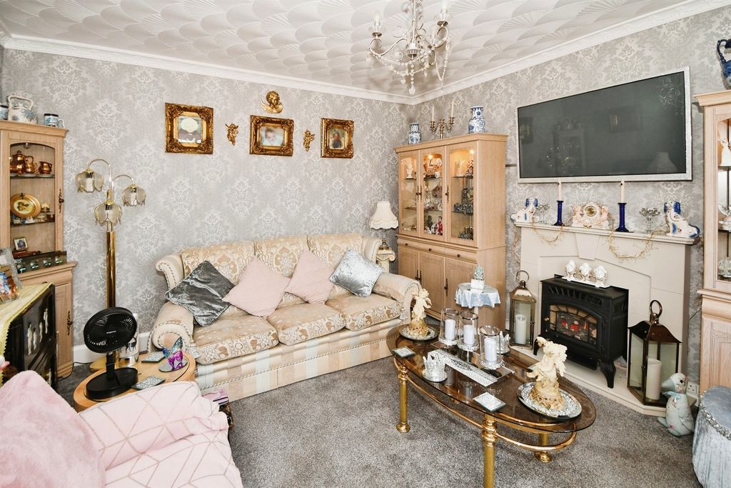 Property photo 3 of 15