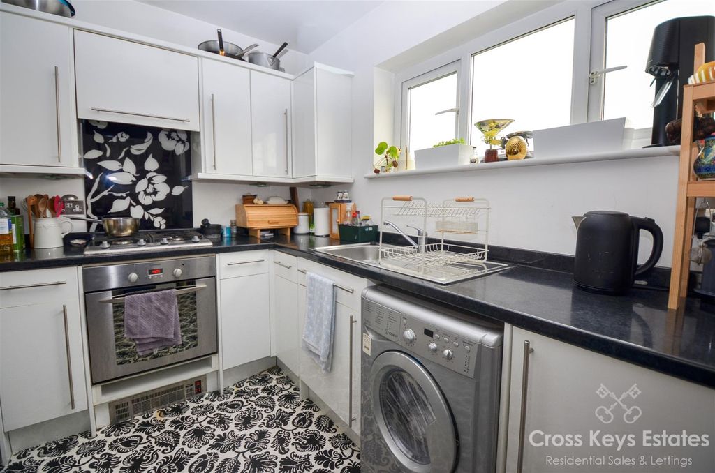 Property photo 3 of 14 Sitting Room/Kitchen