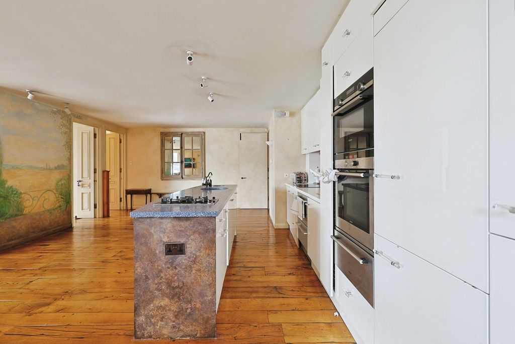 Property photo 1 of 20 Pbox-Img.Jpg