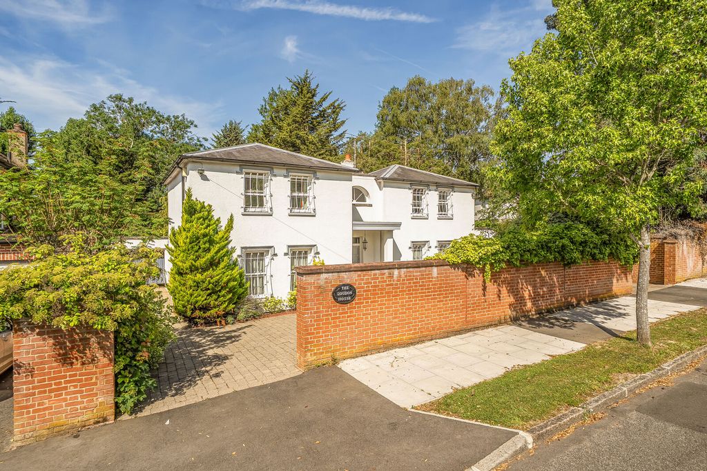 Property photo 1 of 18