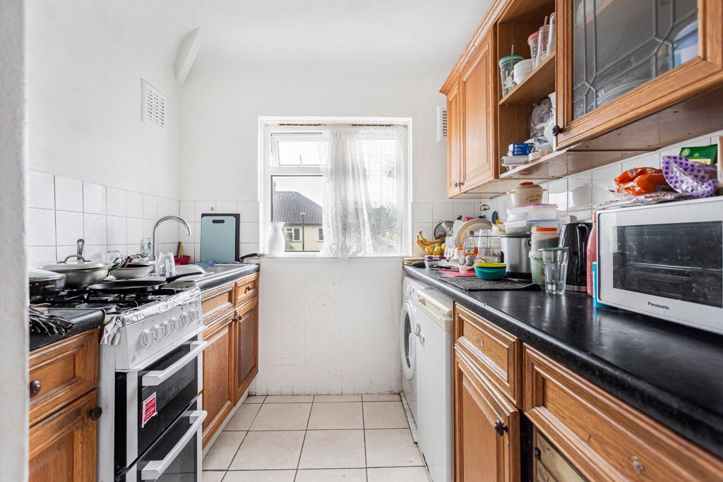 Property photo 2 of 9 Kitchen