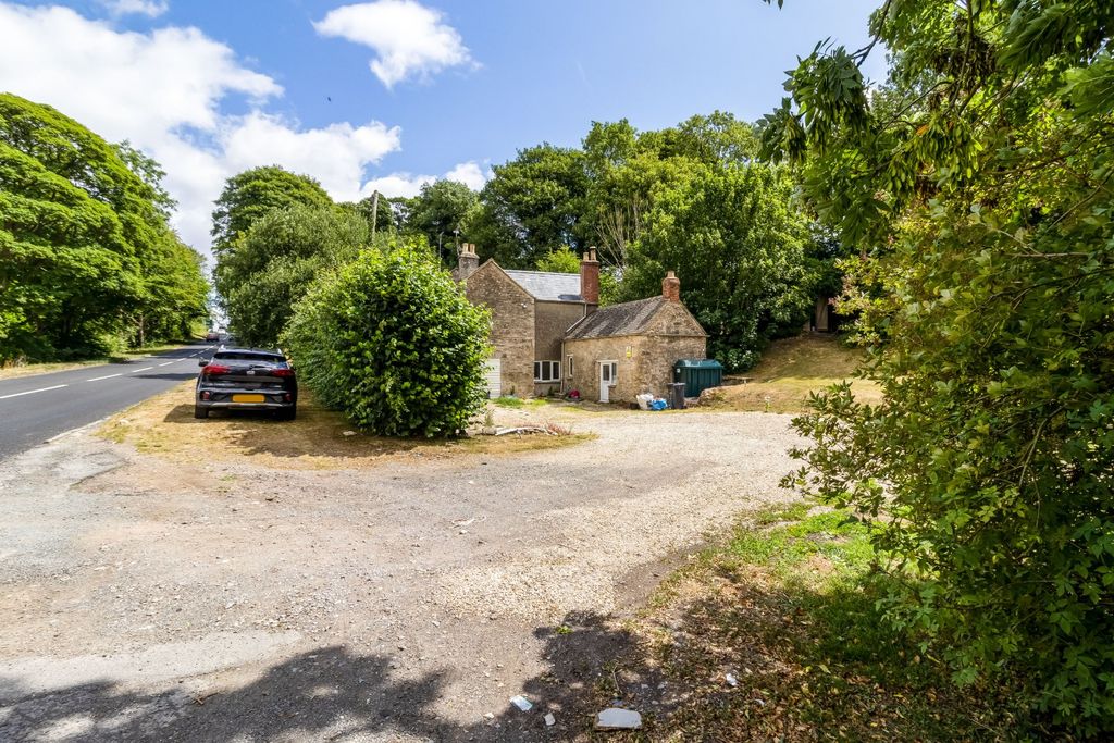 Property photo 1 of 12 Picture No. 24