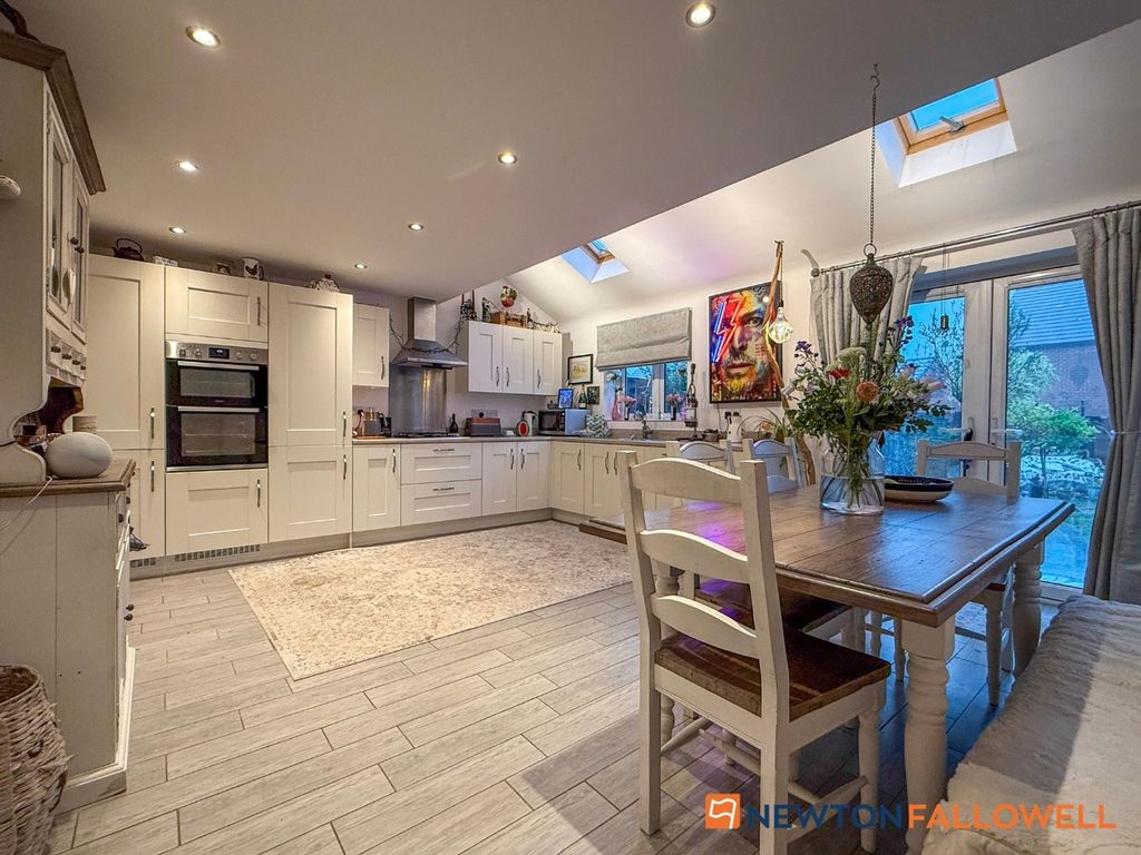 Property photo 2 of 24 Living/Dining Kitchen 1