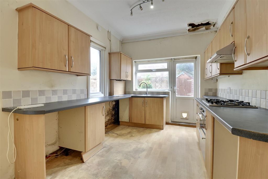 Property photo 3 of 20 0D35695F-D080-4B12-86A9-93C2763B1299_1_201_A.Jpeg