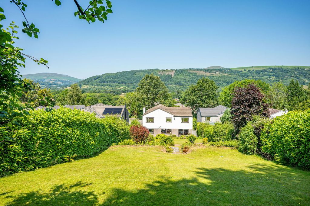 Property photo 1 of 35