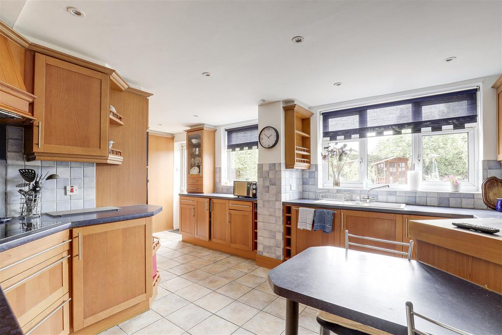 Property photo 3 of 25 3430.Jpg