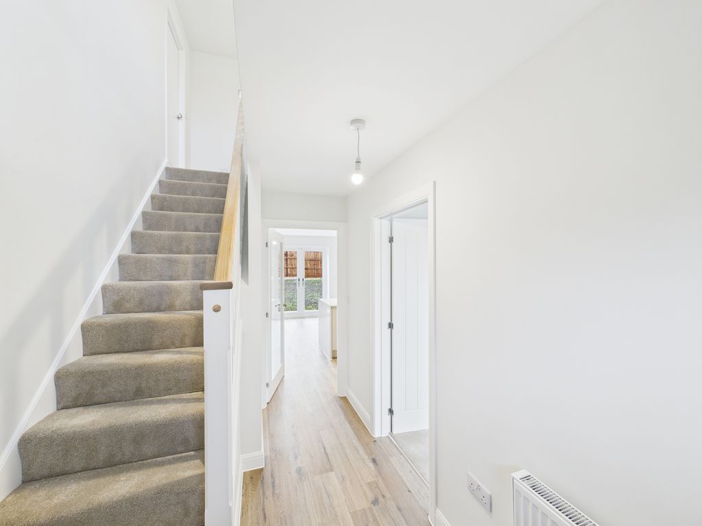 Property photo 2 of 18 Denver Sp Entrance Hall 2025