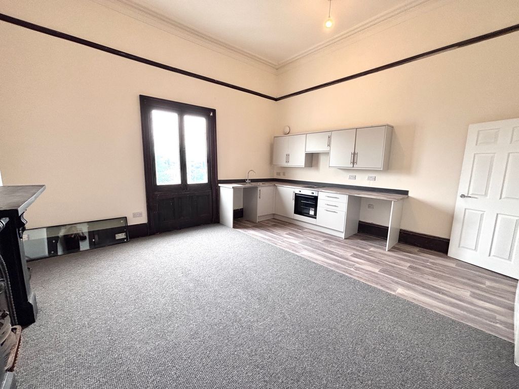 Property photo 1 of 11 Kitchen