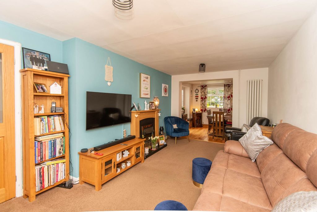 Property photo 3 of 17