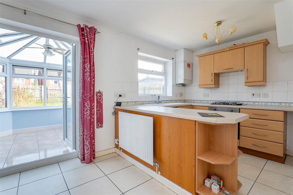 Property photo 3 of 18 Kitchen/Diner