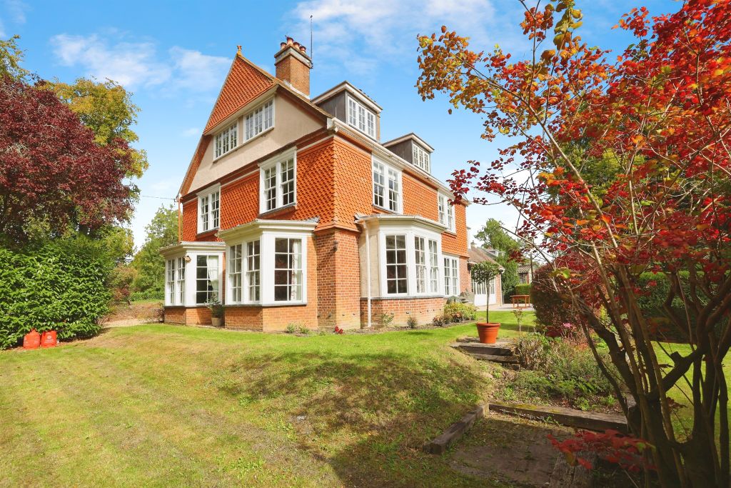 Property photo 2 of 30