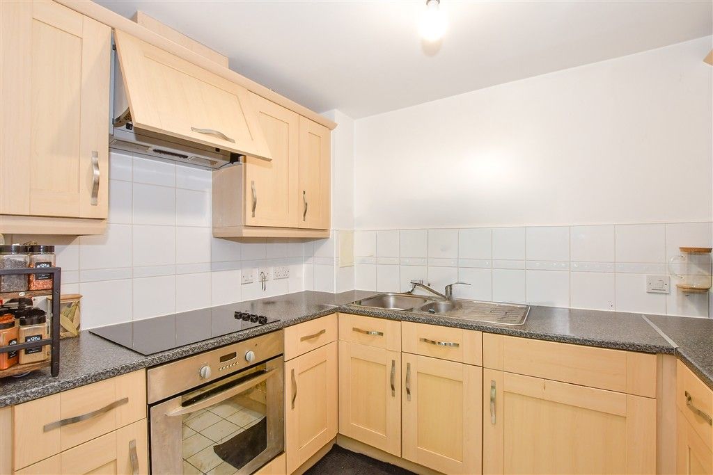 Property photo 3 of 9 Kitchen