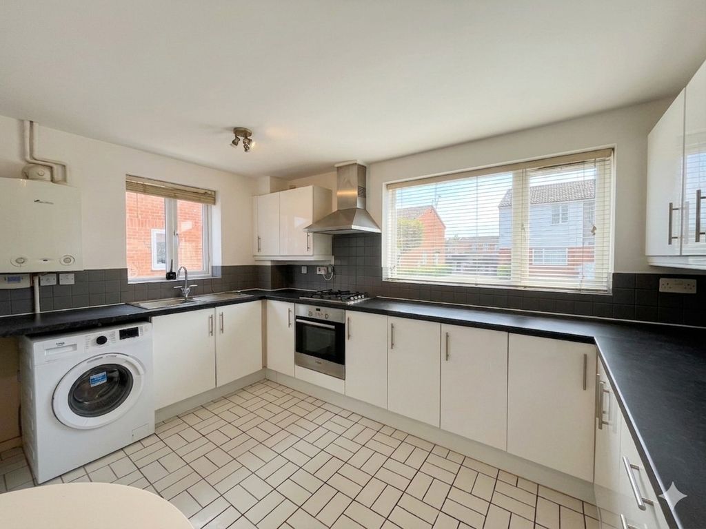 Property photo 2 of 13 5206381