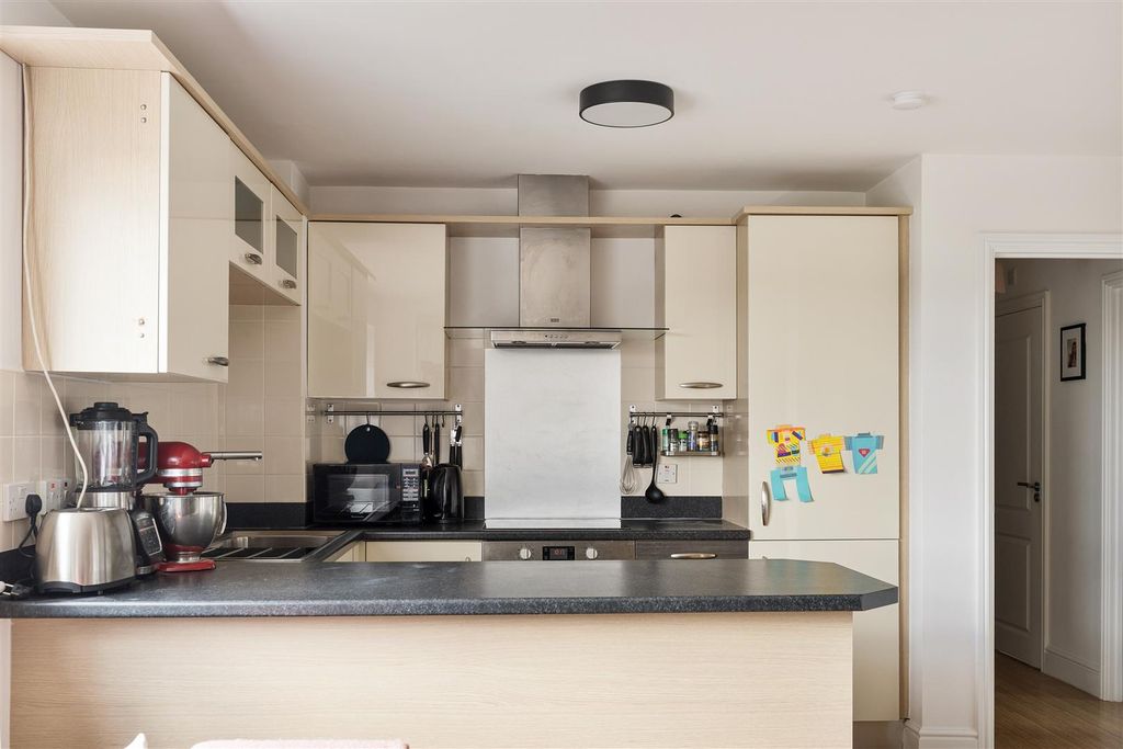 Property photo 2 of 23 Digby Street, E2
