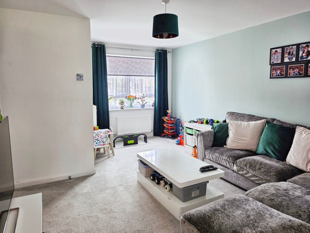 Property photo 3 of 25 Pbox-Img.Jpg