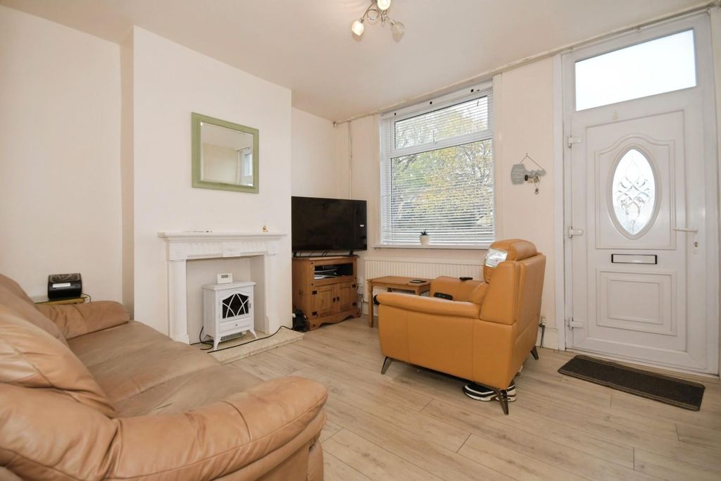 Property photo 3 of 16 Lounge.Jpg