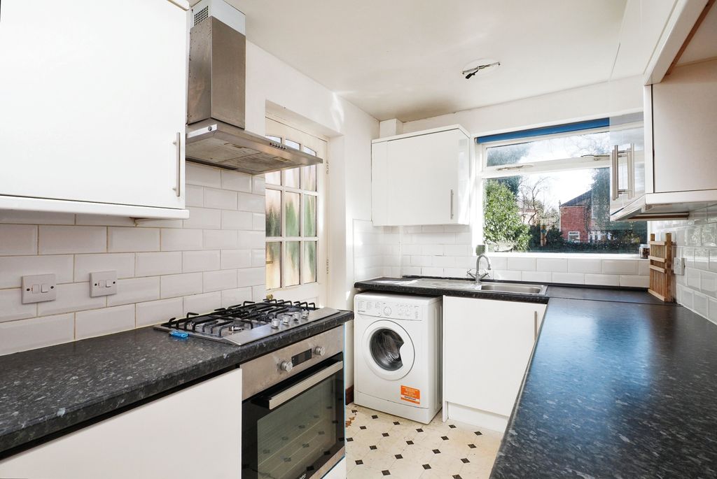 Property photo 2 of 17 Kitchen