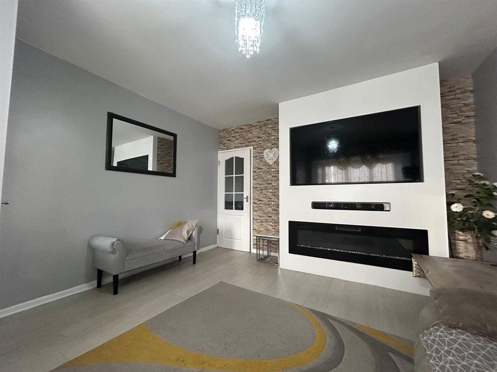 Property photo 3 of 16 Img-20251118-Wa0014.Jpg