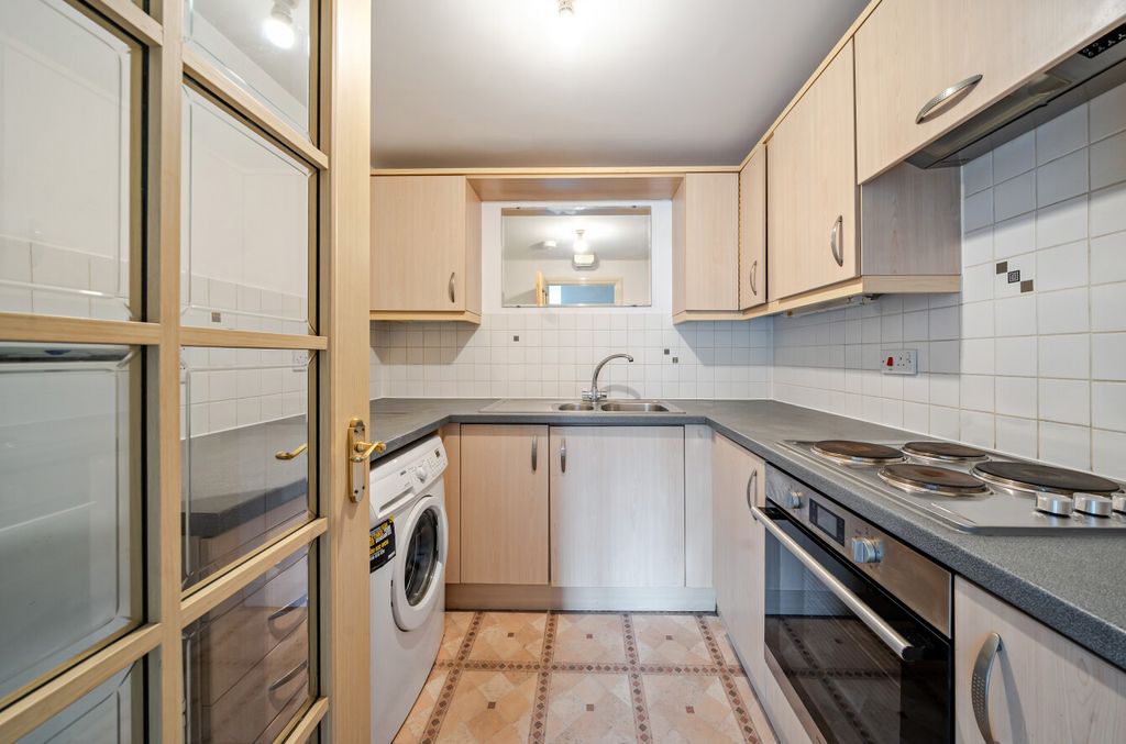 Property photo 3 of 11 1513119-16-1A048F...
