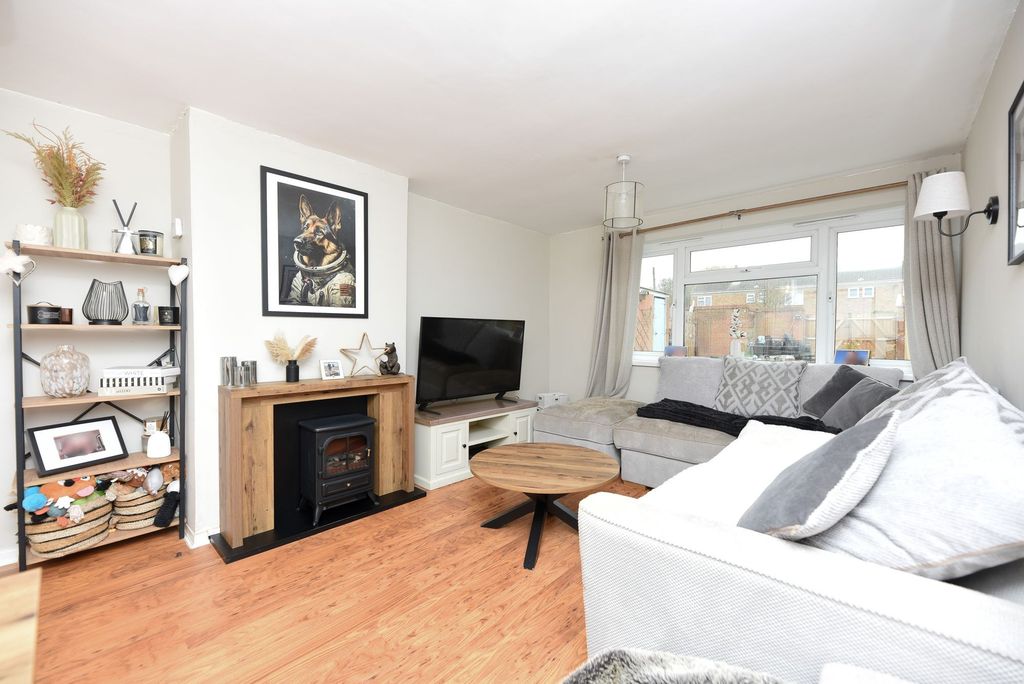 Property photo 3 of 11