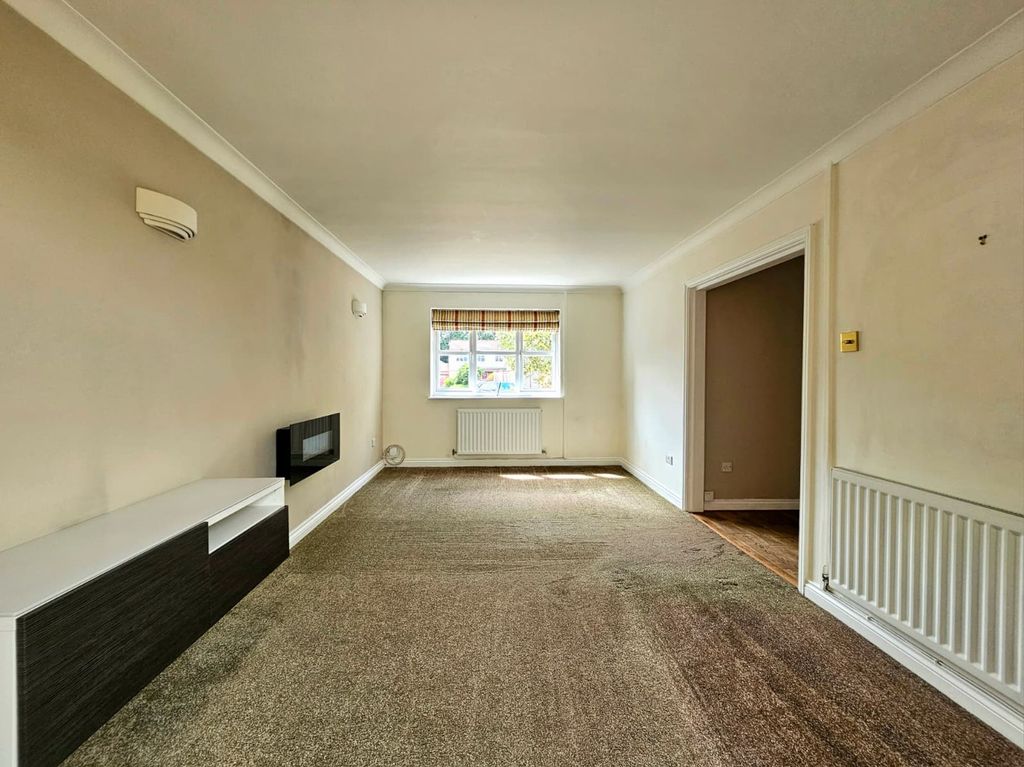 Property photo 3 of 23