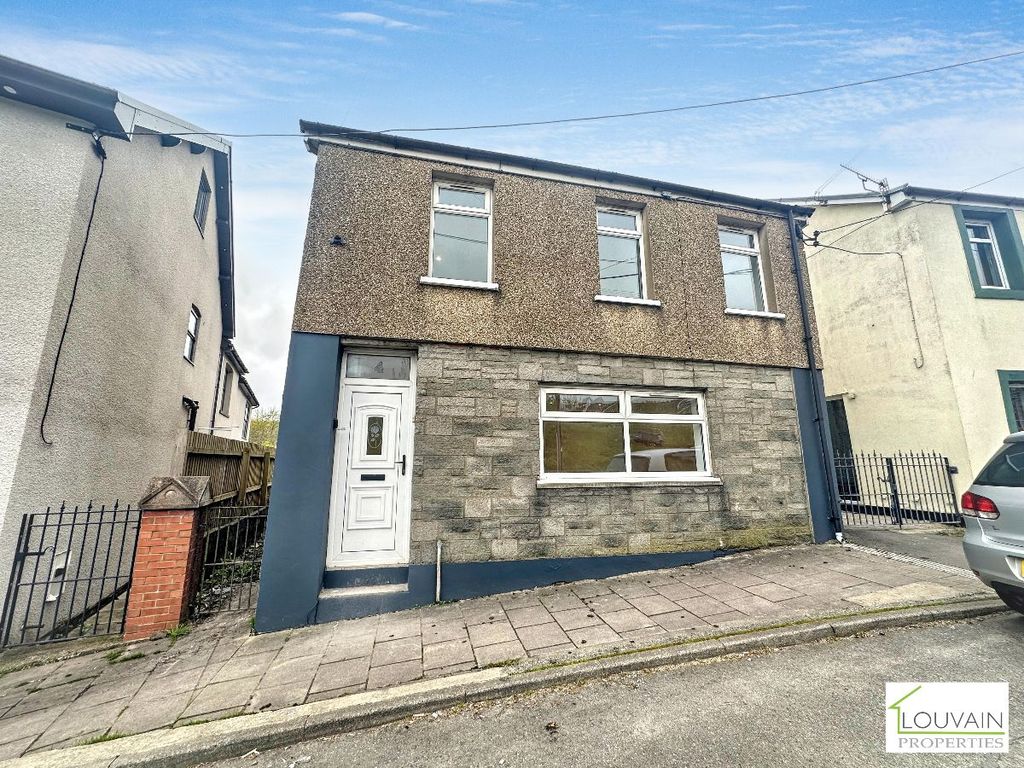 Property photo 1 of 28