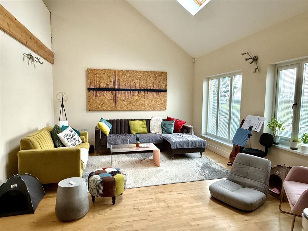 Property photo 2 of 12 Img_2331.Jpeg