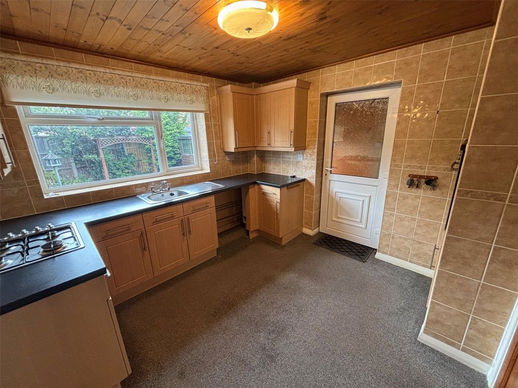Property photo 2 of 15 Picture No. 11