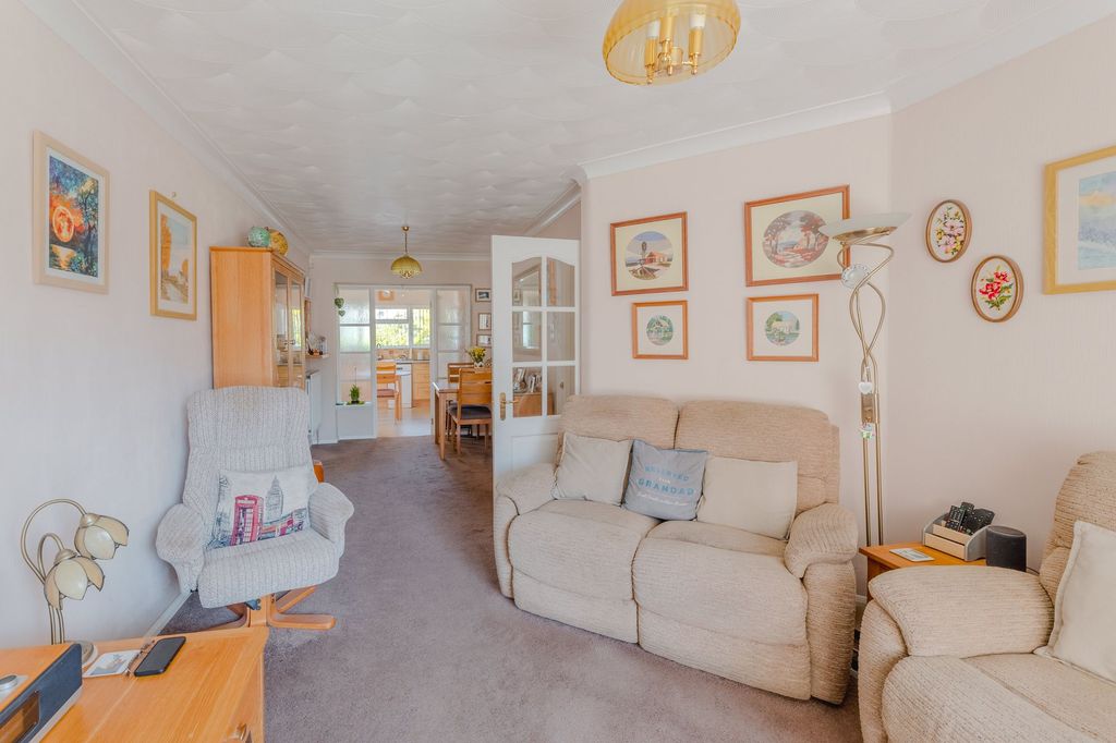 Property photo 3 of 17