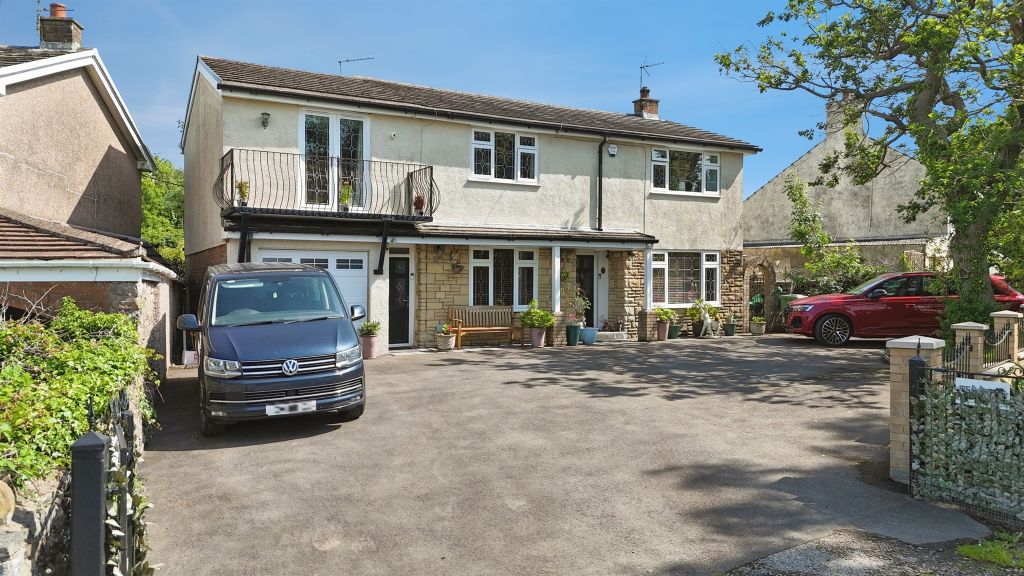 Property photo 2 of 31