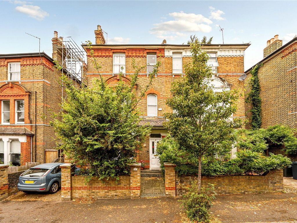 Property photo 2 of 11