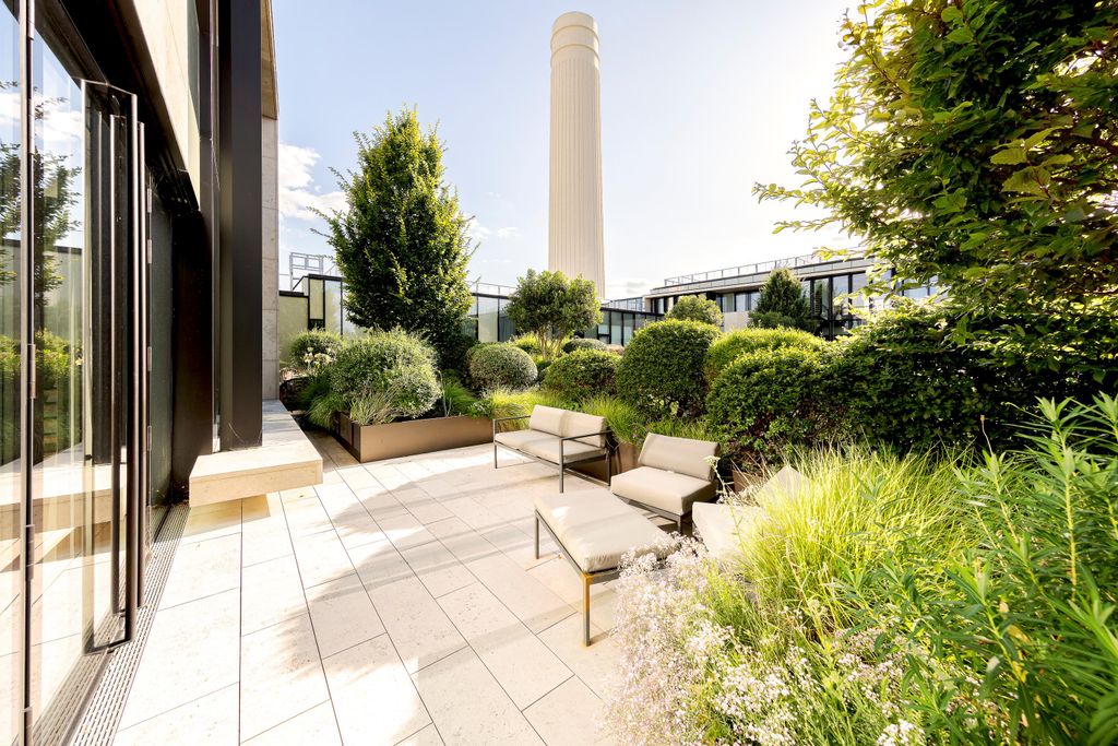 Property photo 3 of 20 Image