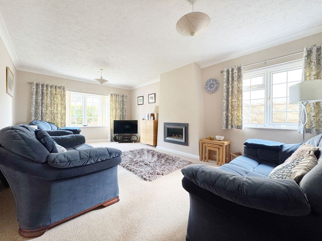 Property photo 2 of 24