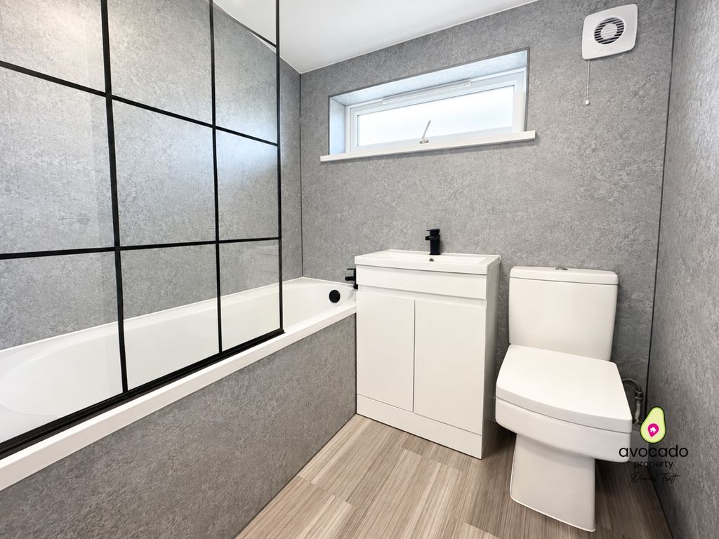 Property photo 3 of 12 5429284