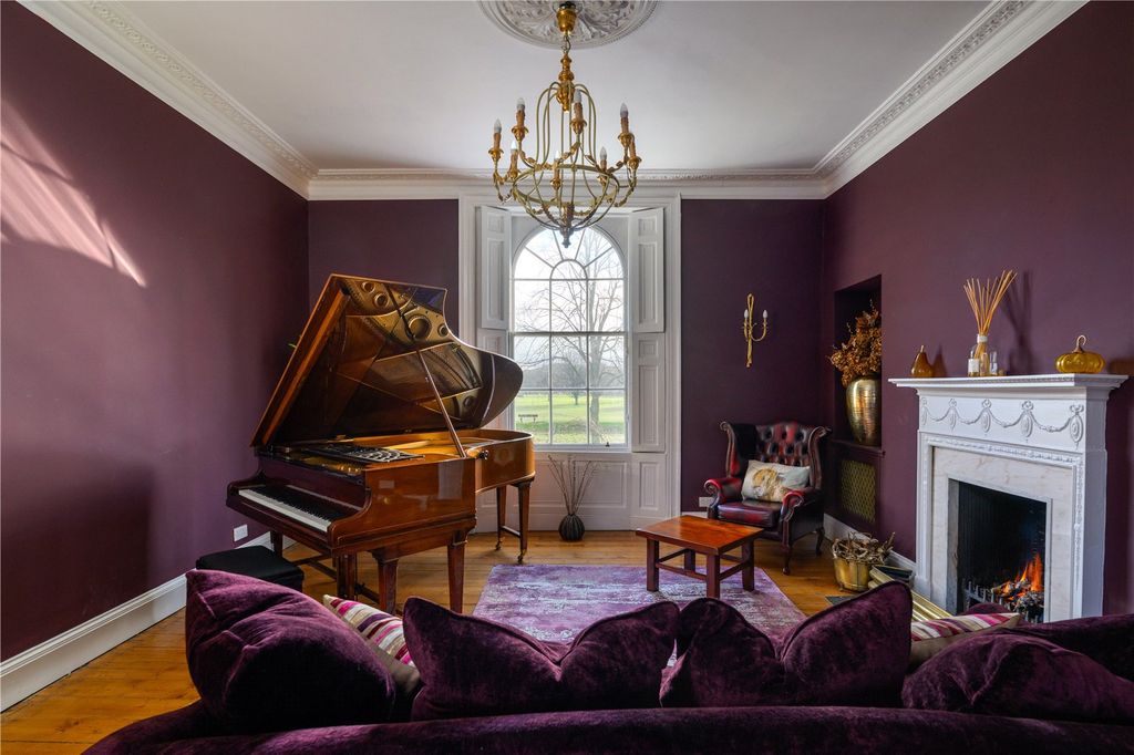 Property photo 3 of 27 Drawing Room