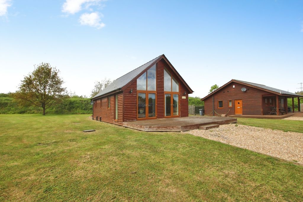 Property photo 1 of 16 5140651