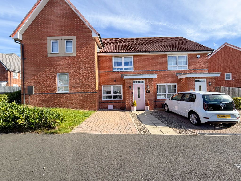 Property photo 1 of 12 External
