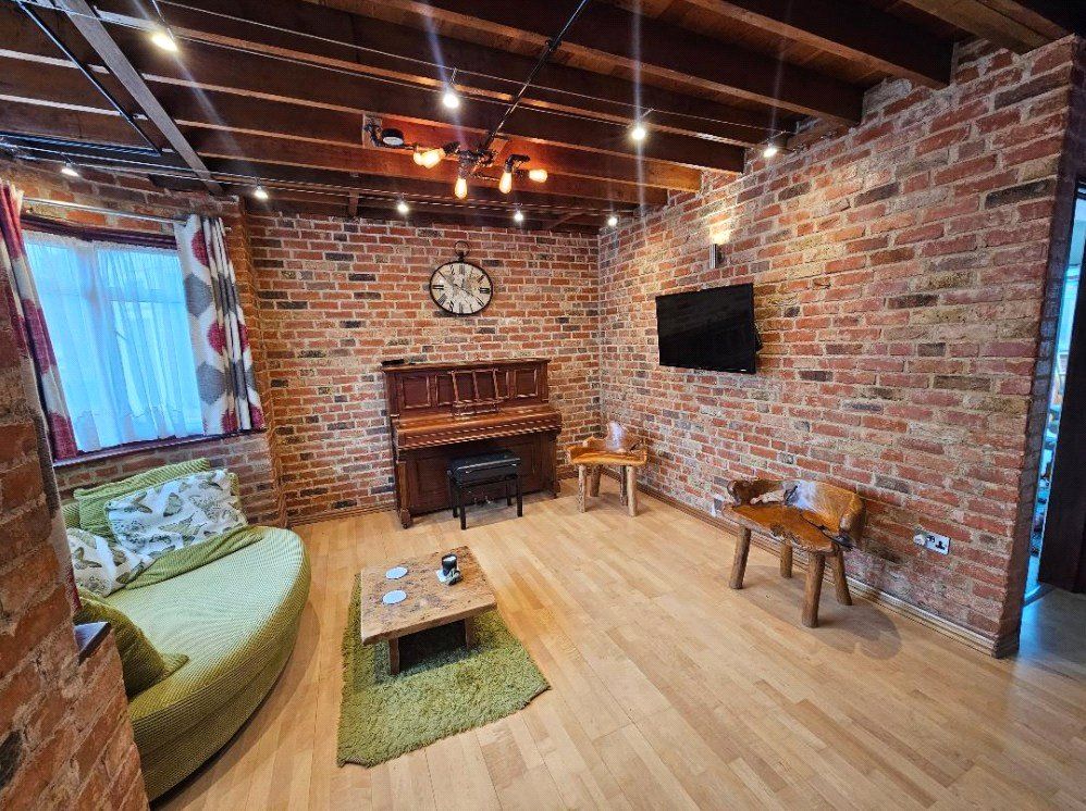 Property photo 2 of 25 Picture No. 28