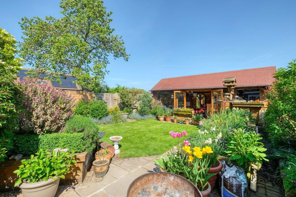 Property photo 2 of 24