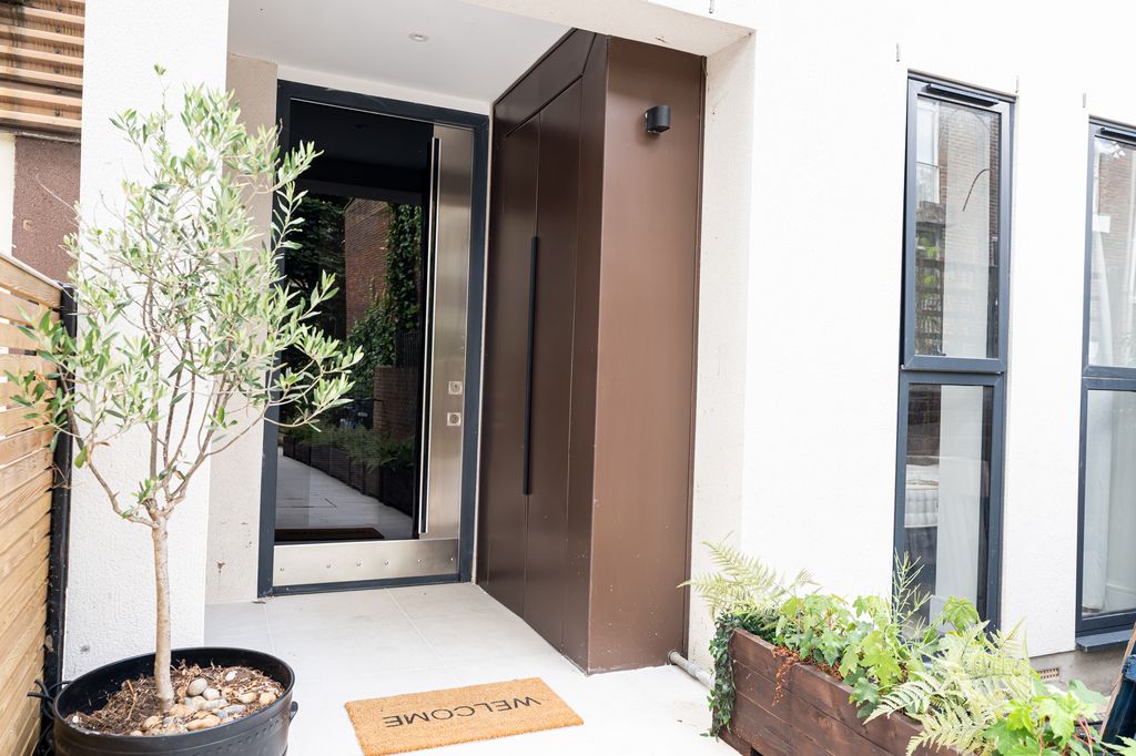 Property photo 3 of 11