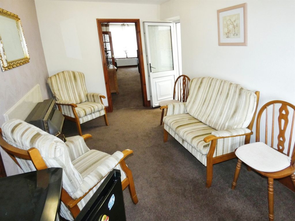 Property photo 3 of 32