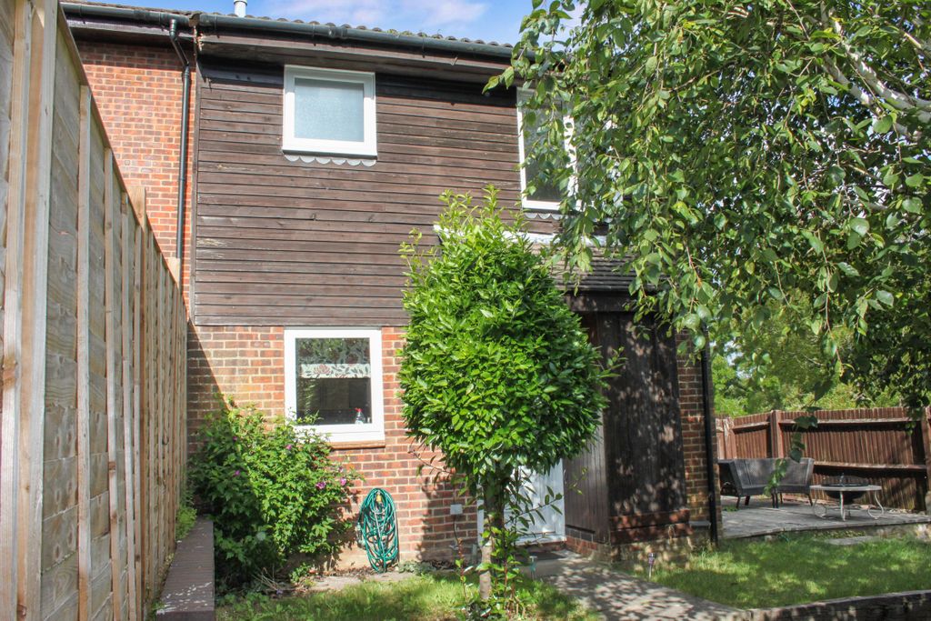 Property photo 1 of 8 External