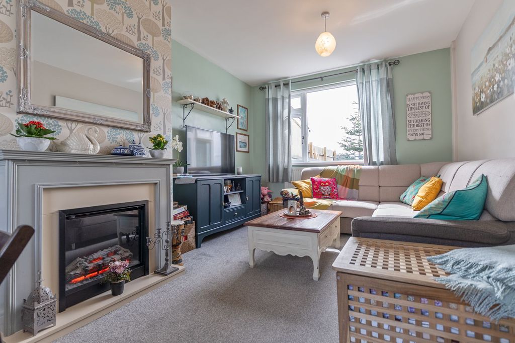 Property photo 3 of 20