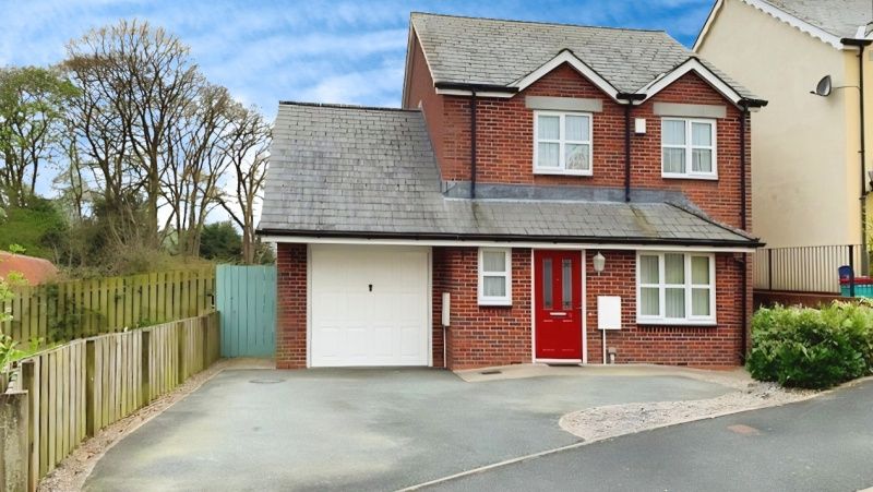 Property photo 1 of 11 Detached 3 Bedroom House