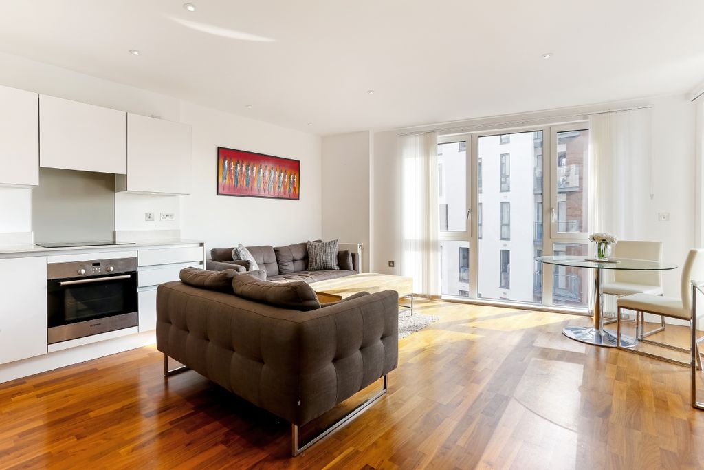 Property photo 1 of 18 Bellville House F...